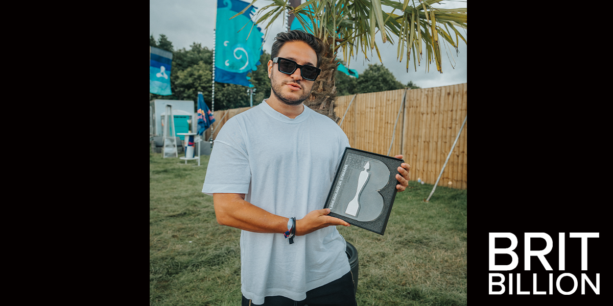 Jonas Blue receive BRIT Billion Award